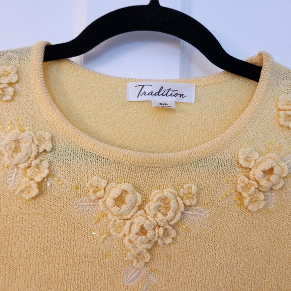💛Vintage Yellow Cottagecore Sweater💛 - Picture 2 of 5